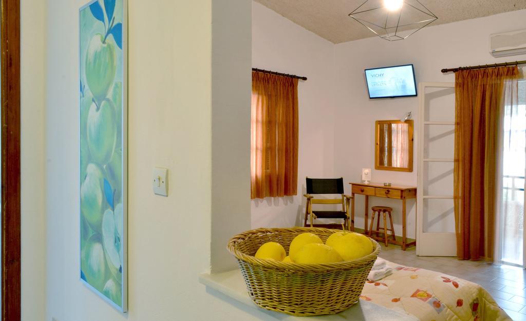 Villa Yiotevi Порос Экстерьер фото